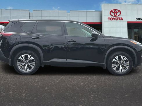 Used 2022 Nissan Rogue SV AWD/4WD image 3