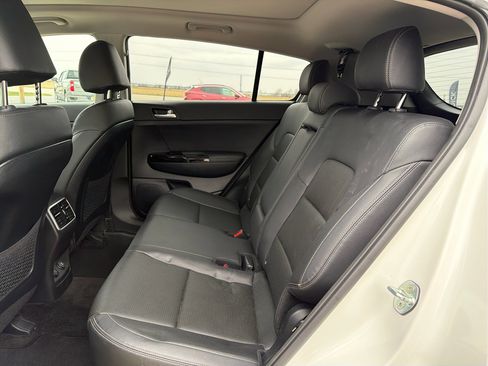 Used 2022 Kia Sportage EX image 32