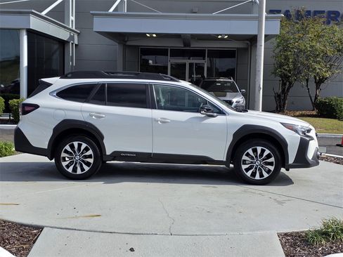 Used 2023 Subaru Outback Limited image 40