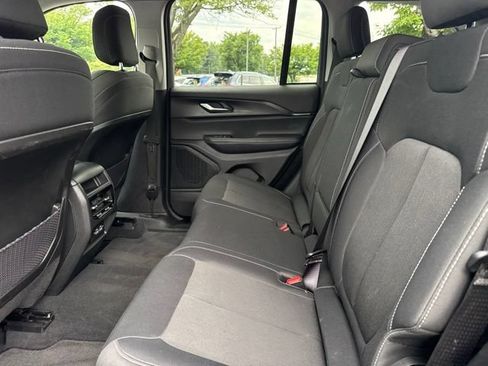 Used 2023 Jeep Grand Cherokee Laredo w/ Luxury Tech Group I AWD/4WD image 24