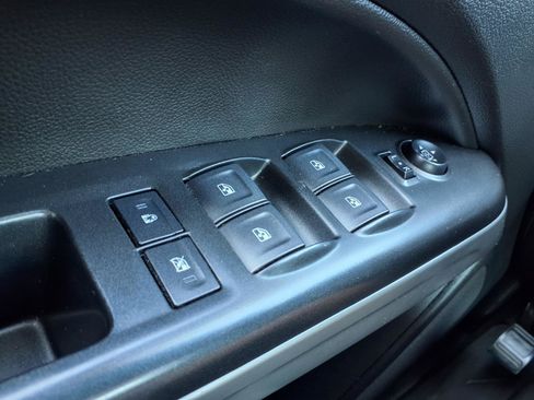 Used 2022 Chevrolet Colorado LT w/ LT Convenience Package AWD/4WD image 19