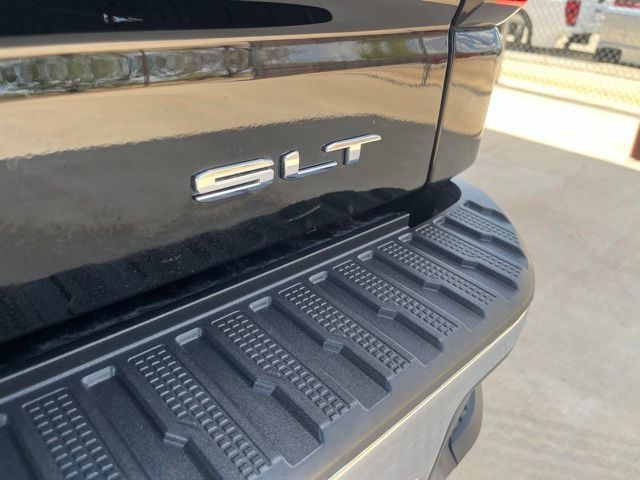 Used 2025 GMC Sierra 1500 SLT AWD/4WD image 7