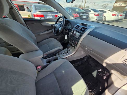 Used 2013 Toyota Corolla LE image 18