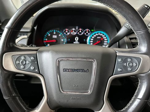 Used 2020 GMC Yukon XL Denali image 27
