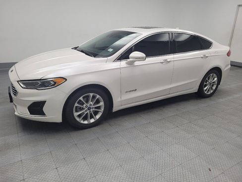 Used 2019 Ford Fusion SEL image 2