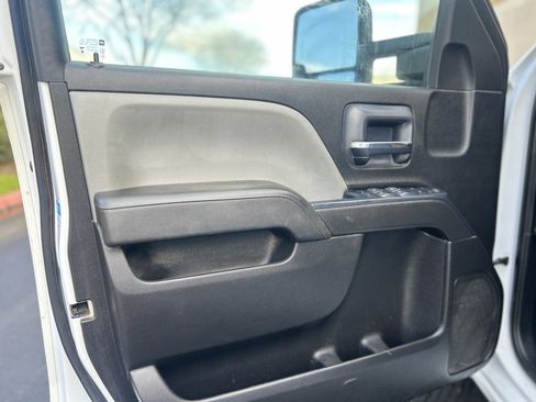 Used 2019 Chevrolet Silverado 2500 W/T w/ WT Convenience Package image 12