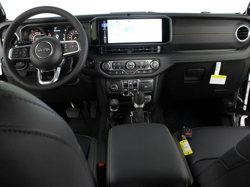 New 2026 Jeep Wrangler Unlimited Sahara AWD/4WD image 9