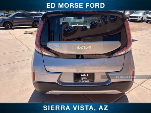 Used 2025 Kia Soul LX FWD image 7