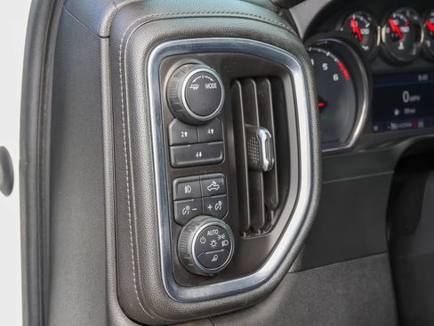 Used 2020 Chevrolet Silverado 2500 LT w/ Convenience Package AWD/4WD image 5
