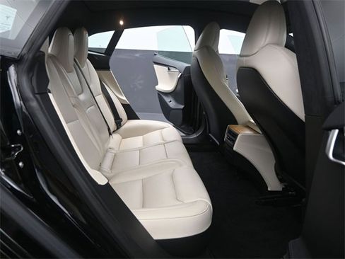 Used 2020 Tesla Model S Long Range Plus image 15