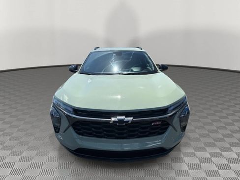 Used 2024 Chevrolet Trax RS w/ Sunroof Package image 8