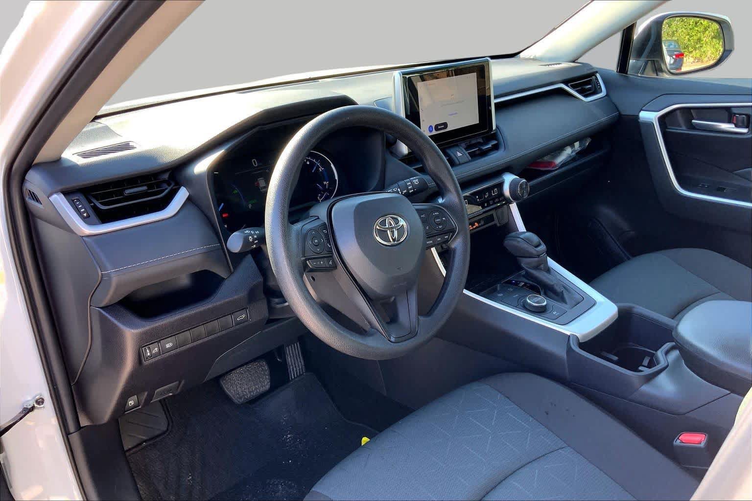 Used 2025 Toyota RAV4 XLE w/ Convenience Package AWD/4WD image 15