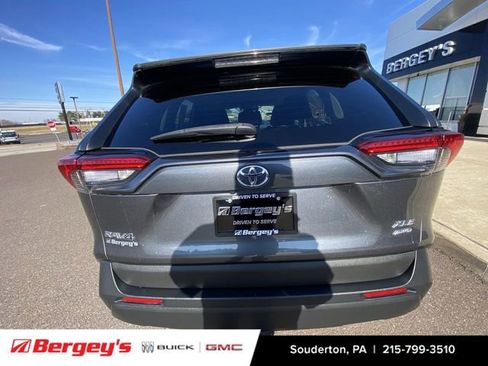 Used 2021 Toyota RAV4 XLE image 35