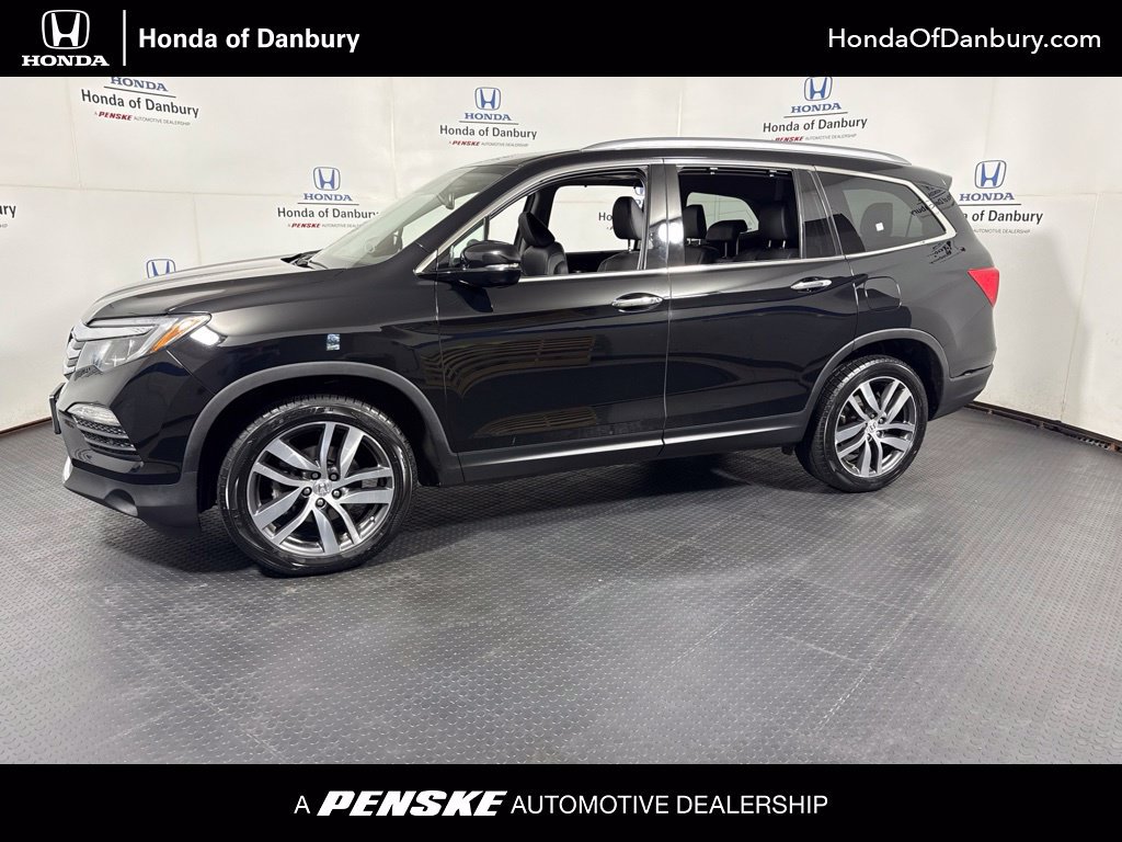 Certified 2017 Honda Pilot Touring image 1