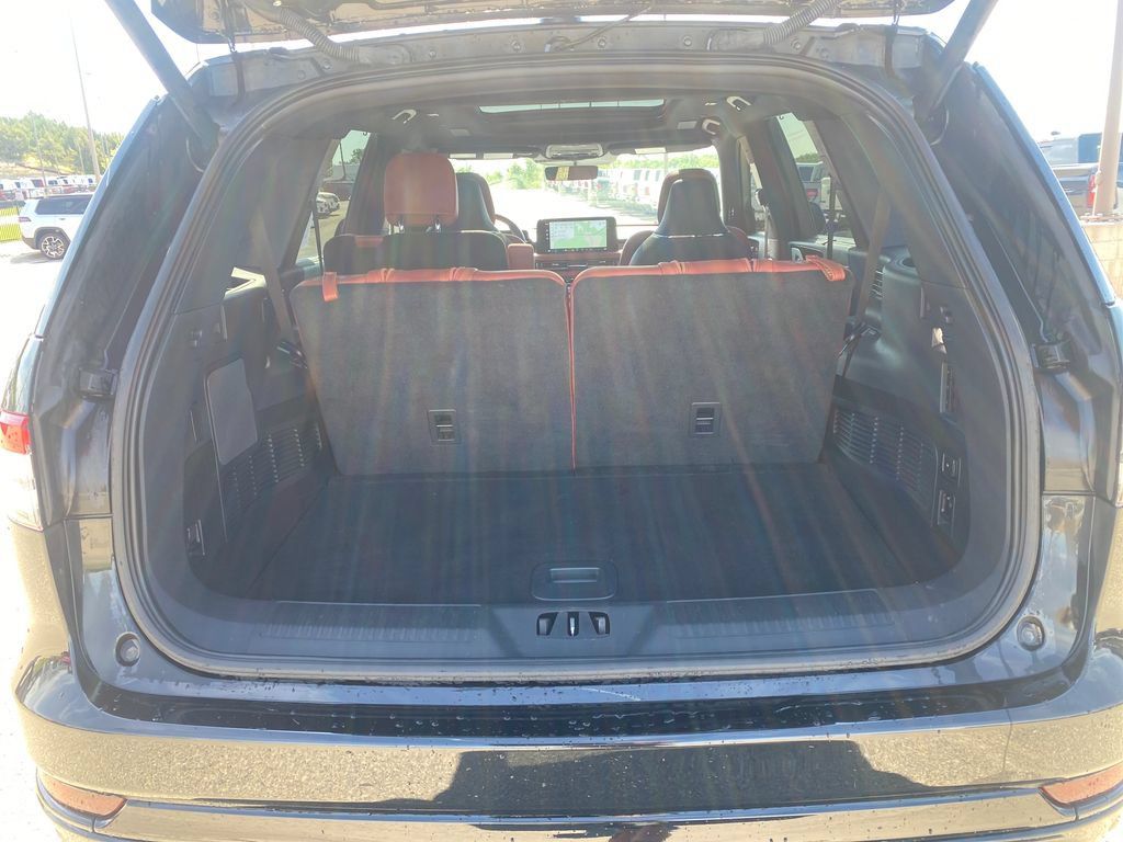 Used 2025 Lincoln Aviator Reserve w/ Equipment Group 201A AWD/4WD image 25