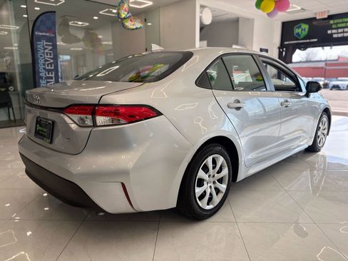 Used 2025 Toyota Corolla LE image 12