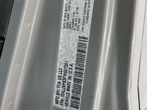 Used 2023 Jeep Wrangler Sahara image 12