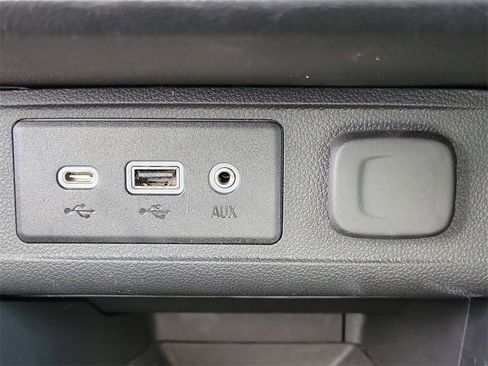 Used 2023 Buick Encore GX Select image 28