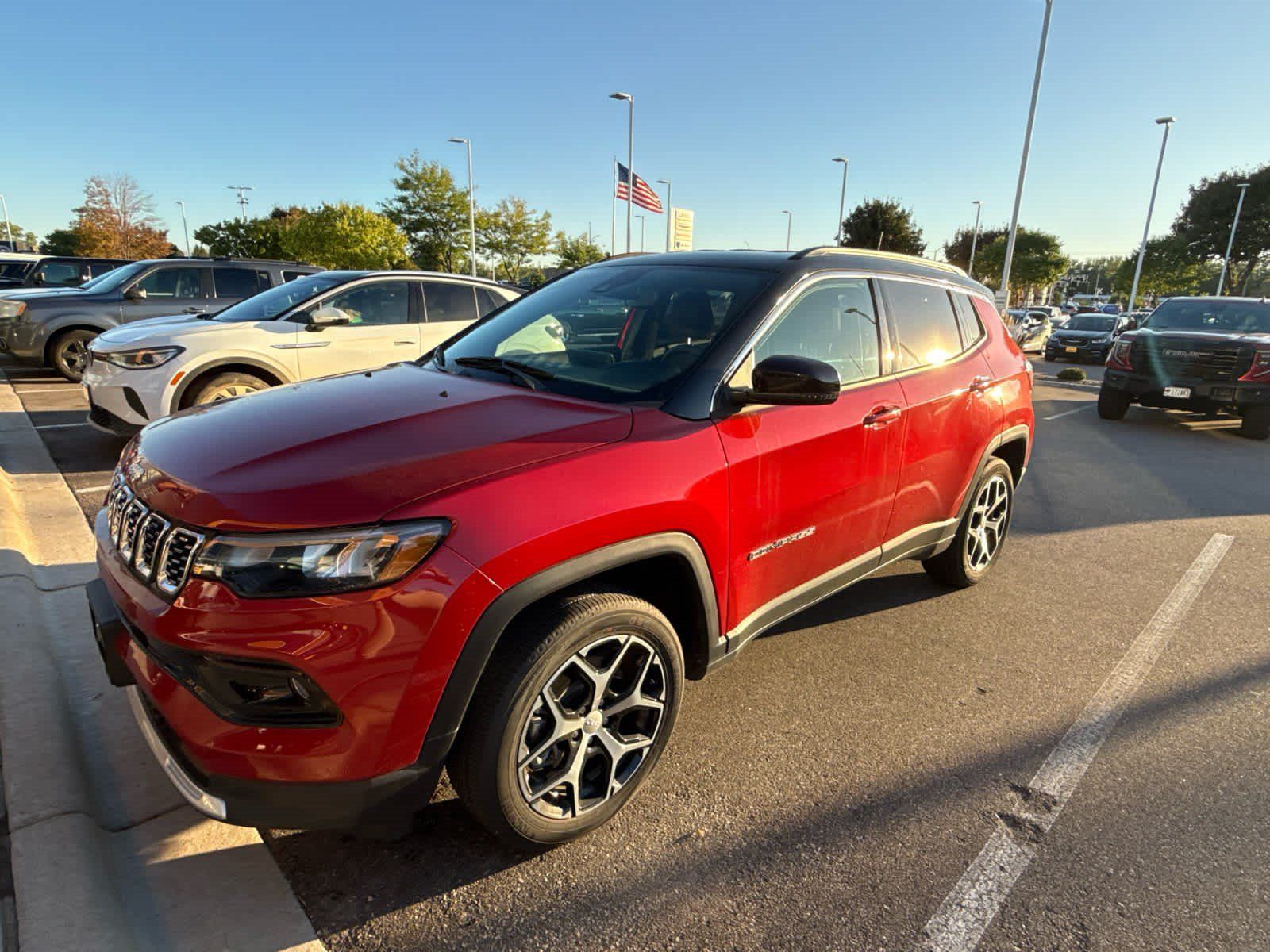 Used 2024 Jeep Compass Limited AWD/4WD image 2