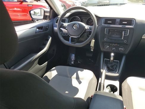 Used 2017 Volkswagen Jetta S w/ Jetta S Cold Weather Package image 14