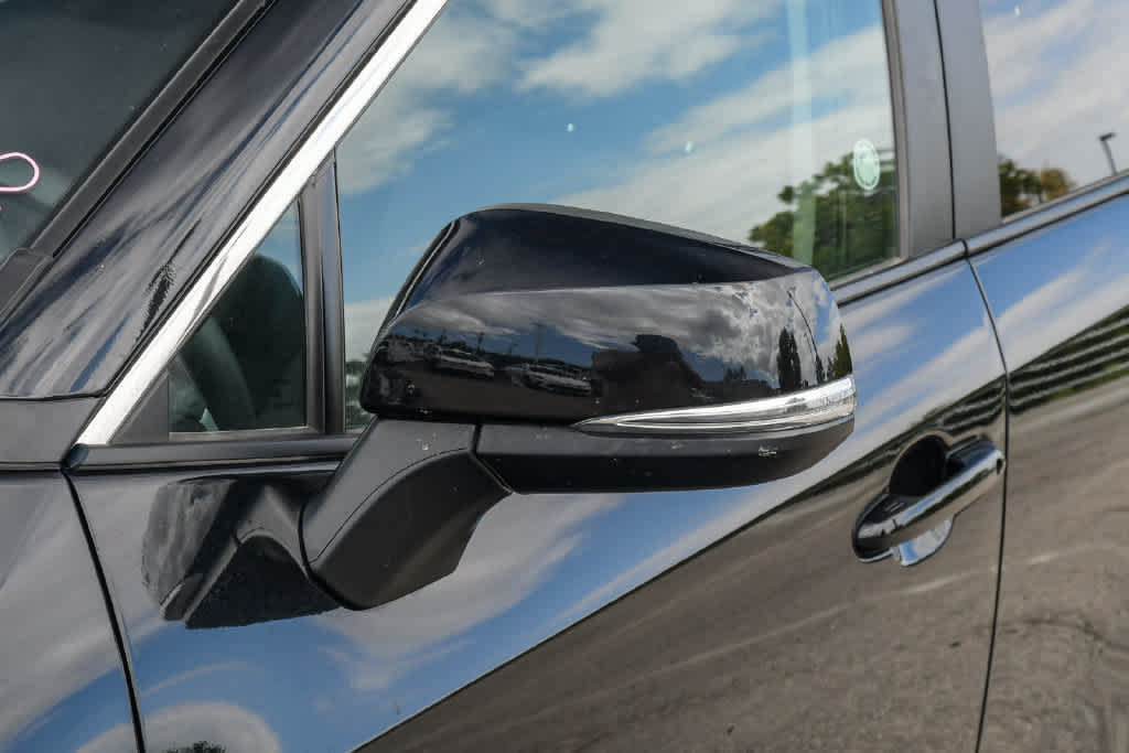 Used 2025 Toyota RAV4 XLE AWD/4WD image 6