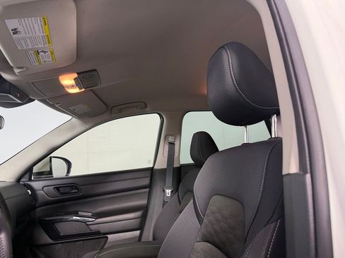 Used 2024 Nissan Pathfinder SV w/ Black Appearance Package FWD image 22