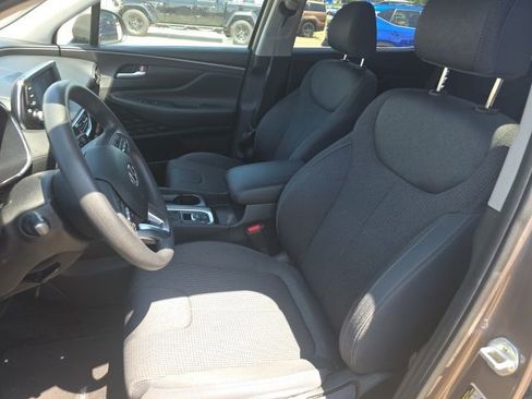 Used 2020 Hyundai Santa Fe SE FWD image 4