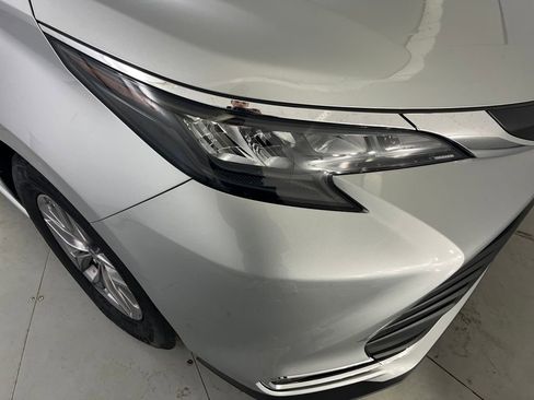 Used 2024 Toyota Sienna XLE image 33