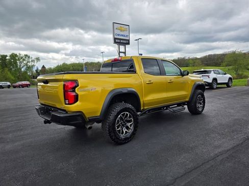 Used 2024 Chevrolet Colorado ZR2 w/ Technology Package AWD/4WD image 7