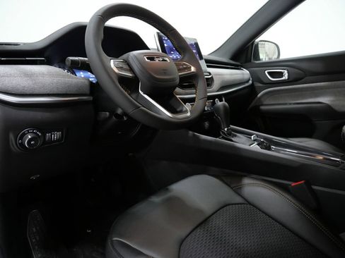 New 2026 Jeep Compass Latitude AWD/4WD image 11