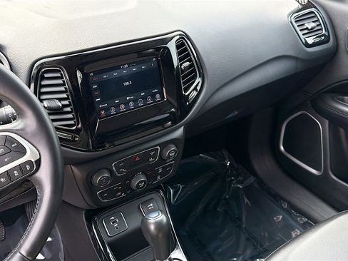 Used 2021 Jeep Compass Latitude image 26