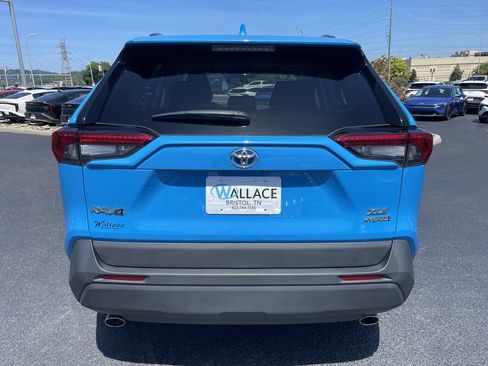 Used 2020 Toyota RAV4 XLE w/ Convenience Package AWD/4WD image 5