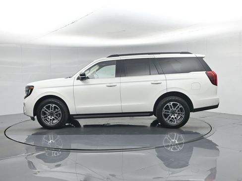 Certified 2025 Ford Expedition Active AWD/4WD image 42