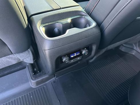 Used 2026 Chevrolet Traverse Z71 image 18