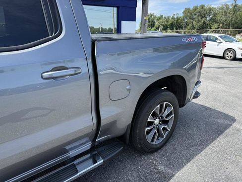 Used 2021 Chevrolet Silverado 1500 LT w/ Convenience Package II AWD/4WD image 2