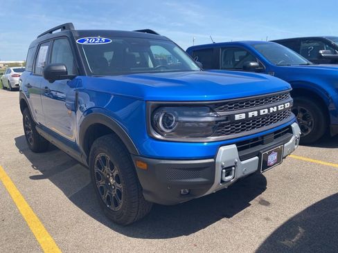 Used 2025 Ford Bronco Sport Badlands AWD/4WD image 3