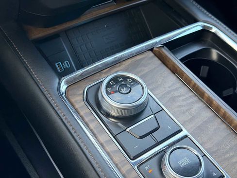 Used 2021 Ford Expedition Platinum image 30