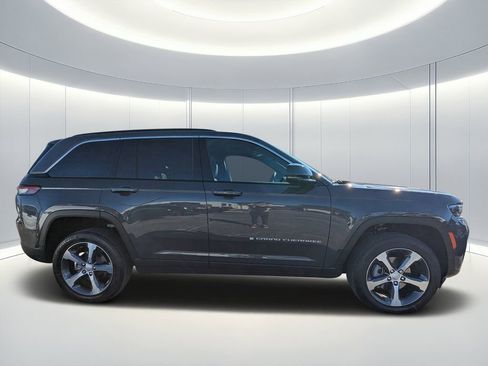 New 2026 Jeep Grand Cherokee Limited RWD image 3