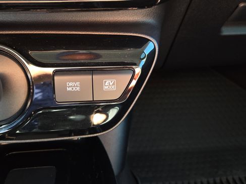 Used 2022 Toyota Prius Limited w/ Premium Convenience Package image 30