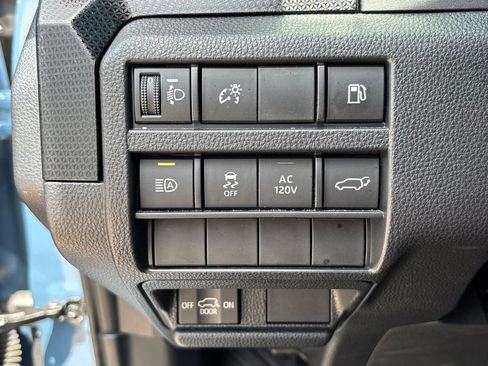 Used 2025 Toyota 4Runner Limited w/ Tow Technology Package AWD/4WD image 28