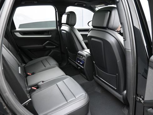 New 2026 Porsche Cayenne AWD/4WD image 27