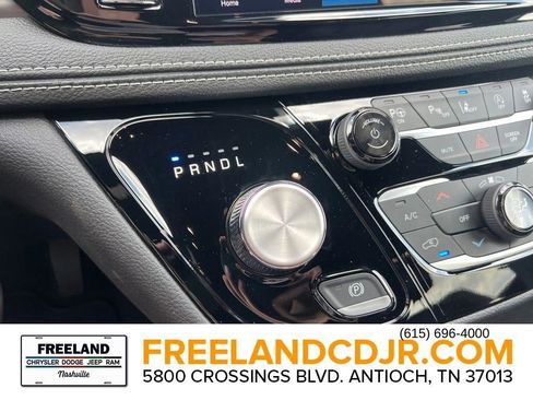 New 2025 Chrysler Pacifica Select image 12