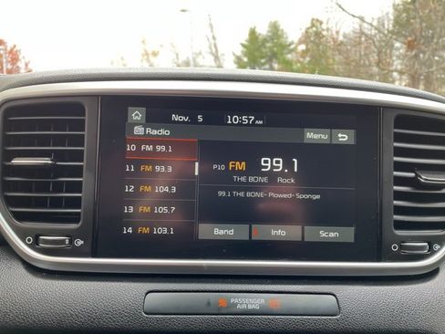 Used 2021 Kia Sportage LX image 22