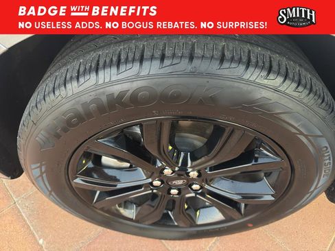 Certified 2023 Ford Edge SE w/ Black Appearance Package image 21