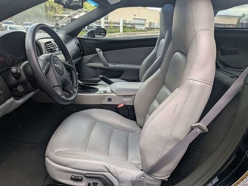 Used 2005 Chevrolet Corvette Coupe w/ Preferred Equipment Group RWD image 15
