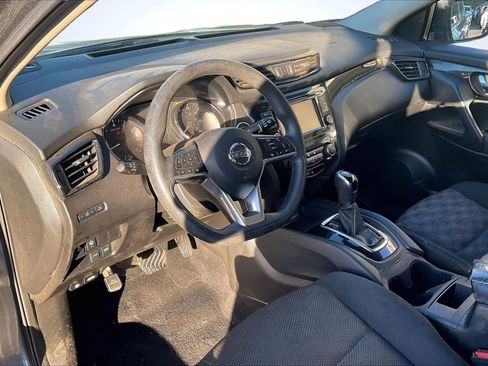 Used 2020 Nissan Rogue Sport SV image 14