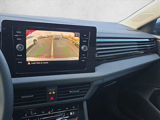 Certified 2026 Volkswagen Jetta SE FWD image 13