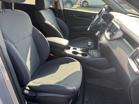 Used 2020 Kia Sorento LX w/ LX I4 Convenience Package FWD image 22