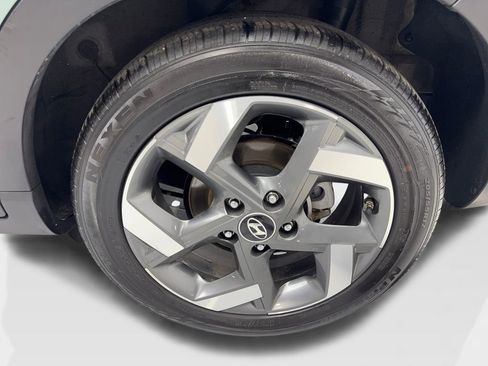 Used 2025 Hyundai Venue SEL image 75