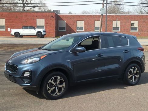 Used 2021 Kia Sportage LX image 2